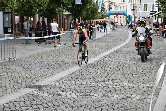 建设和强大 建设和强大